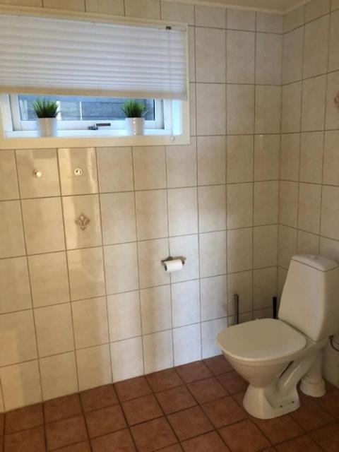 Koselig Nyoppusset 3 Roms Leilighet Med Egen Parkeringsplass I Rolige Omgivelse Naer Sjoen, 2 Mil Nord For Bergen Sentrum. 外观 照片