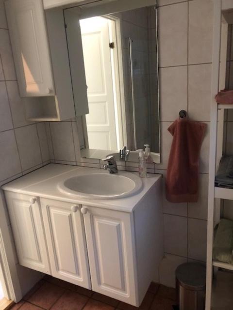 Koselig Nyoppusset 3 Roms Leilighet Med Egen Parkeringsplass I Rolige Omgivelse Naer Sjoen, 2 Mil Nord For Bergen Sentrum. 外观 照片