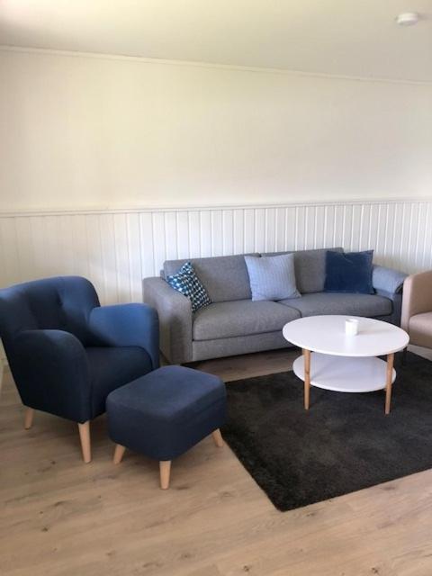 Koselig Nyoppusset 3 Roms Leilighet Med Egen Parkeringsplass I Rolige Omgivelse Naer Sjoen, 2 Mil Nord For Bergen Sentrum. 外观 照片